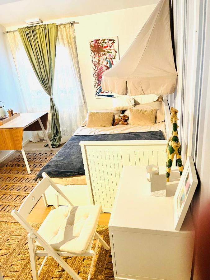 Private In A Tiny 4 Min Drive To Airport Cdg ,1 Private Bathroom Ideal For Families And Friends